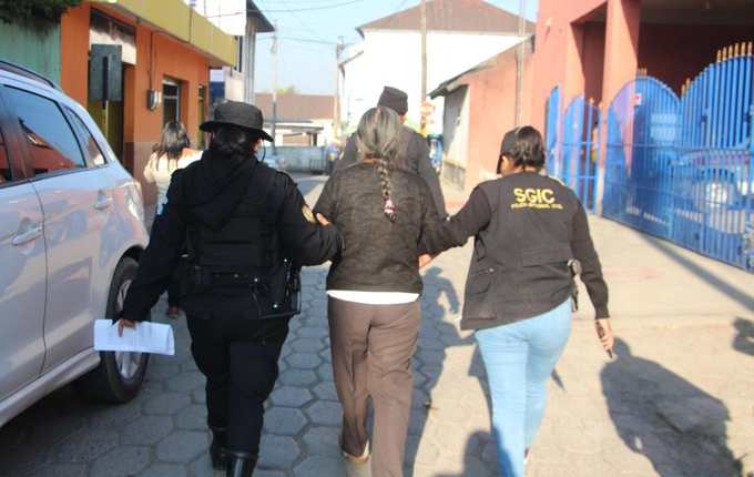 Floricelda Lam, de 64 años, fue detenida en Alta Verapaz. (Foto Prensa Libre: PNC).