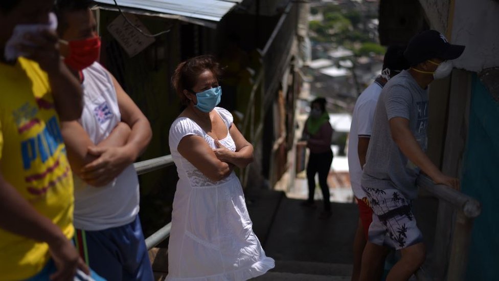 El caos provocado por la pandemia de covid-19 en Guayaquil entre fines de marzo y comienzos de abril ha dejado serias secuelas en la ciudad. BBC