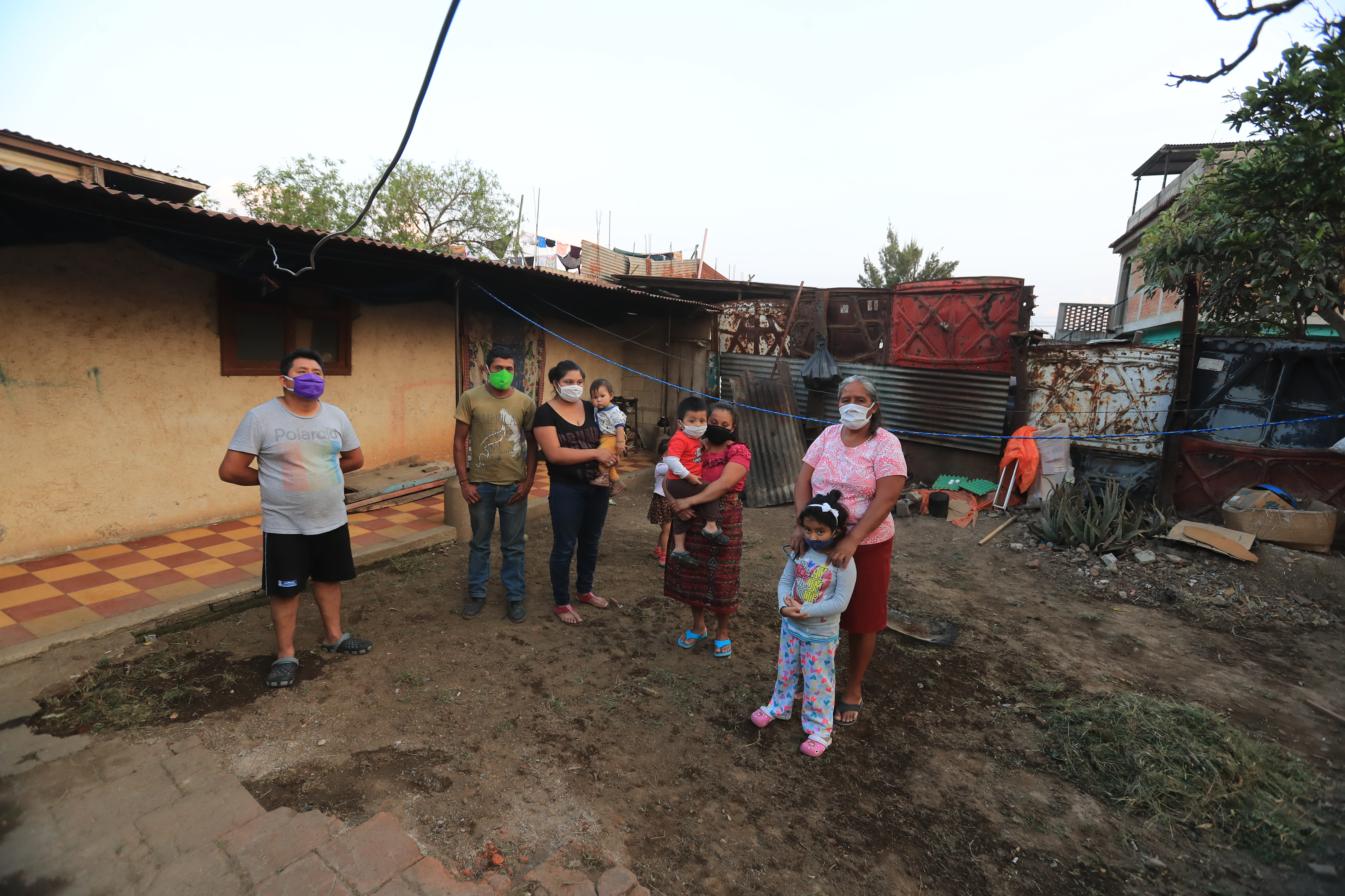 El presidente Alejandro Giammattei ofreció una ayuda de Q1 mil a las familias. (Foto Prensa Libre: Juan Diego González)