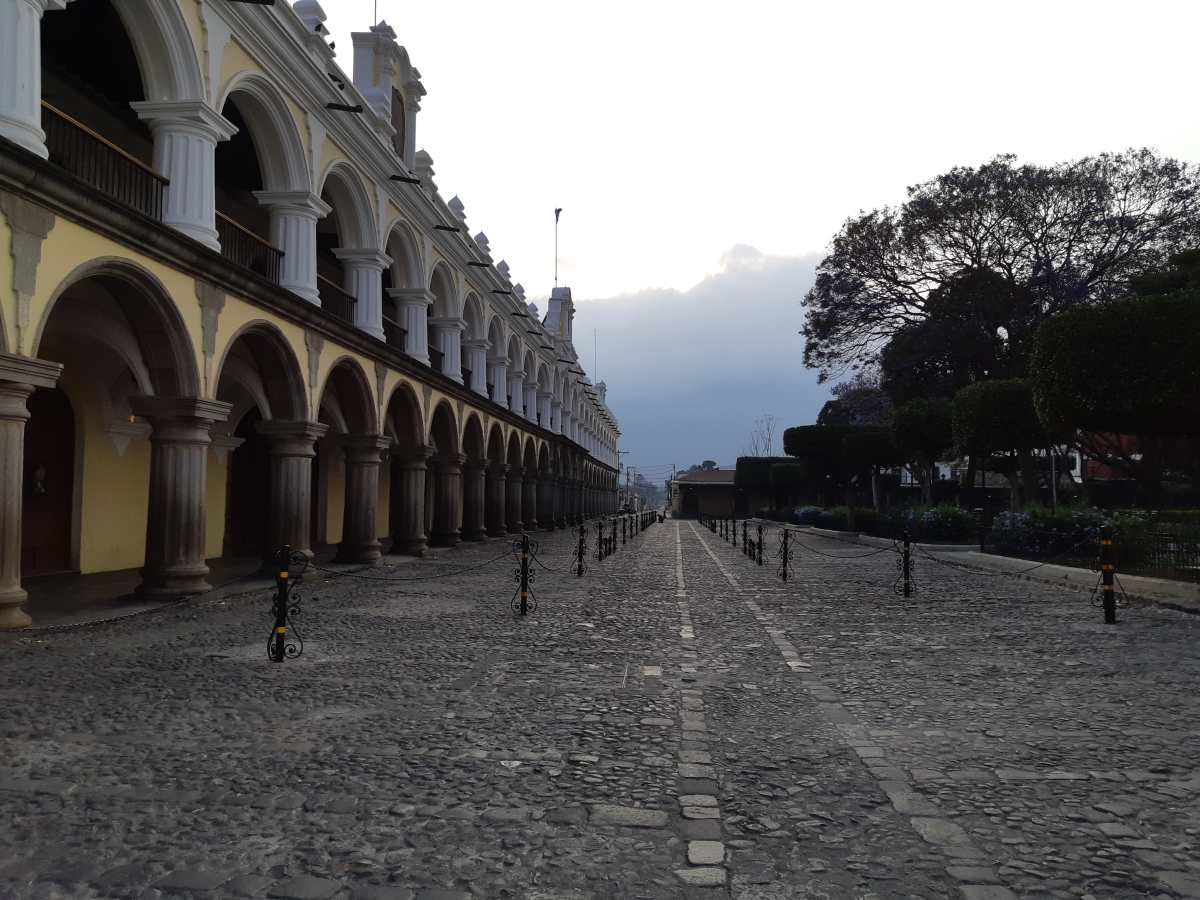 Antigua Guatemala cierra sus puertas durante seis días de la Semana Santa al turismo para combatir el coronavirus