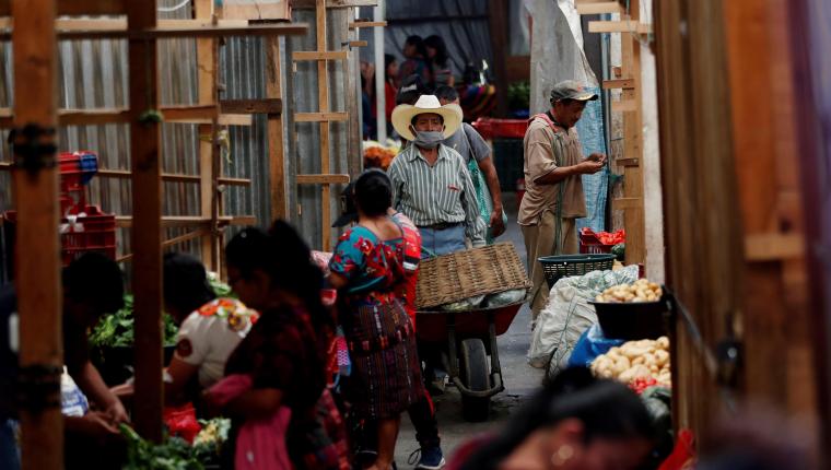 La economía guatemalteca sigue siendo afectada durante la pandemia del coronavirus. (Foto Prensa Libre: EFE)