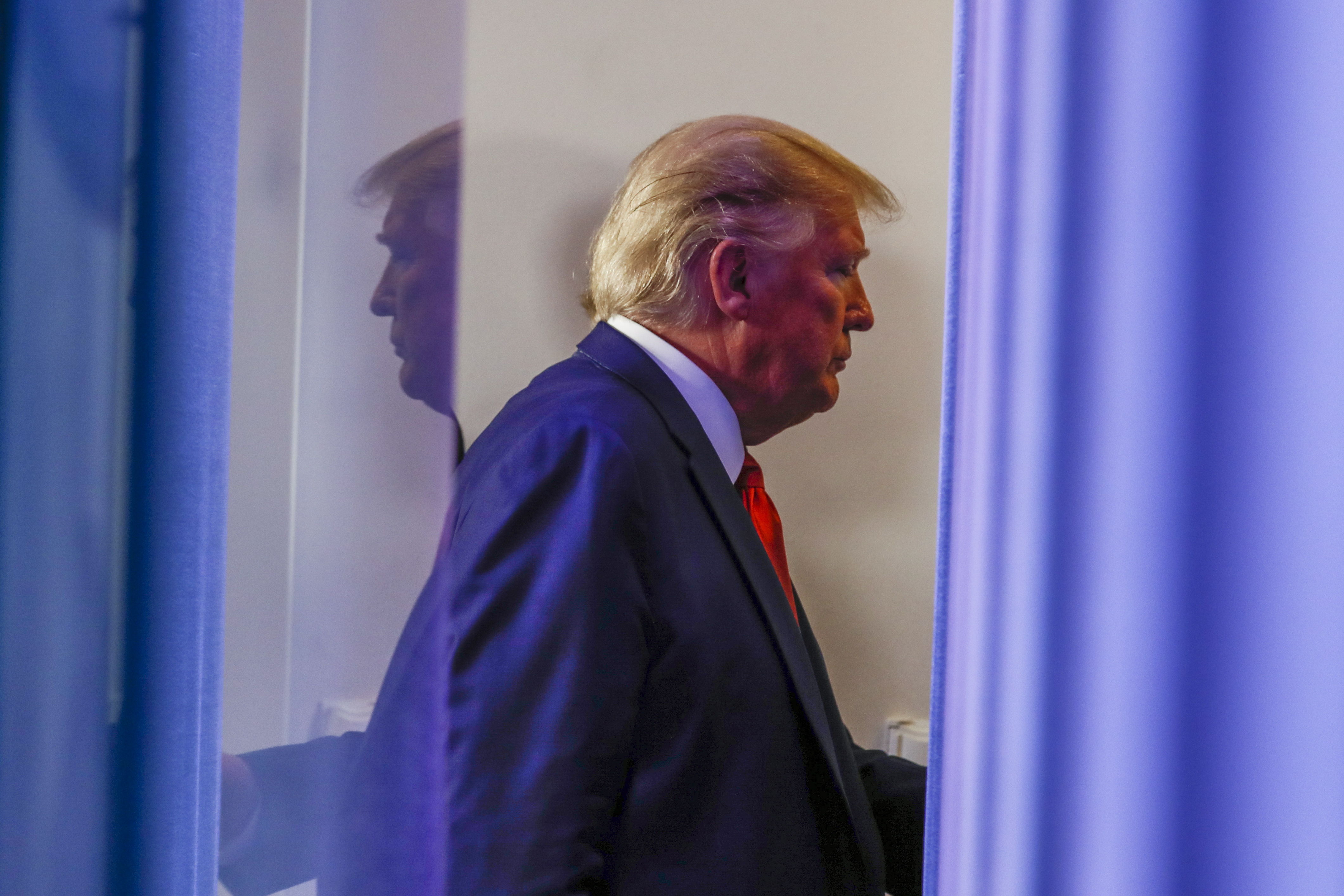 Donald Trump, presidente de Estados Unidos, durante una conferencia de prensa para informar sobre el coronavirus. (Foto Prensa Libre: EFE)