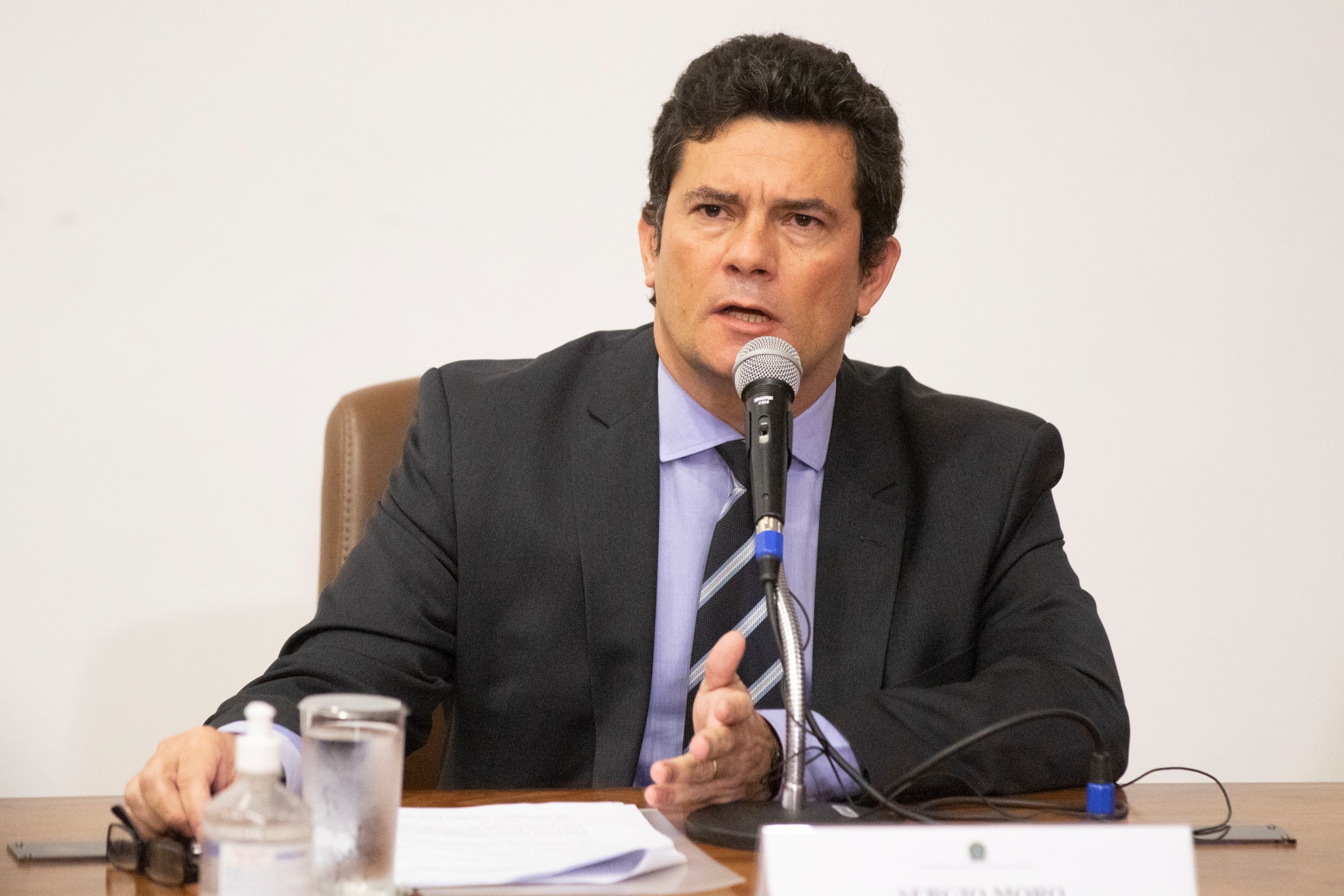 Ministro de Justicia de Brasil renuncia por