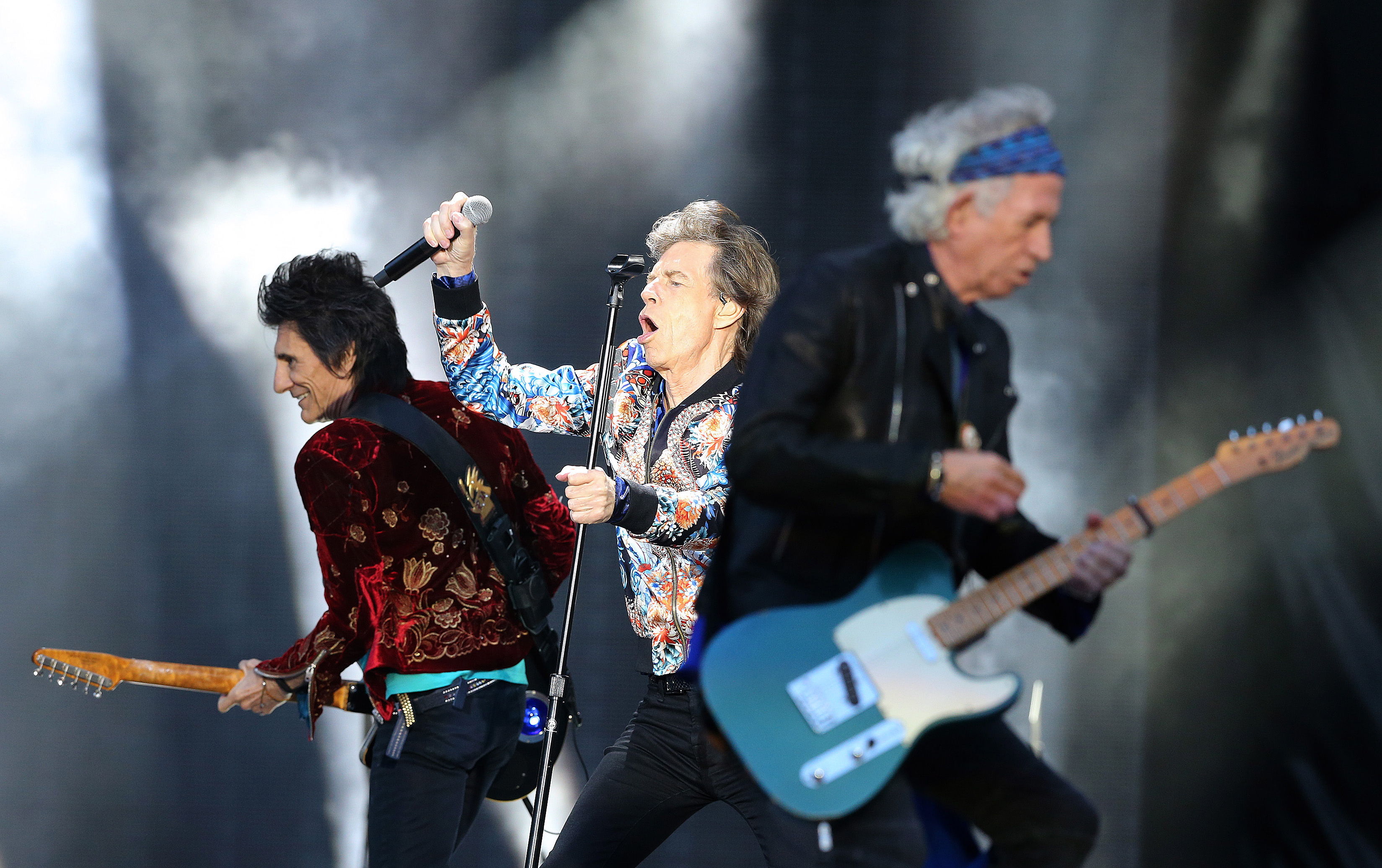 Mick Jagger, Keith Richards y Ronnie Wood de The Rolling Stones durante el tour No Filter. (Foto Prensa Libre: EFE/EPA)