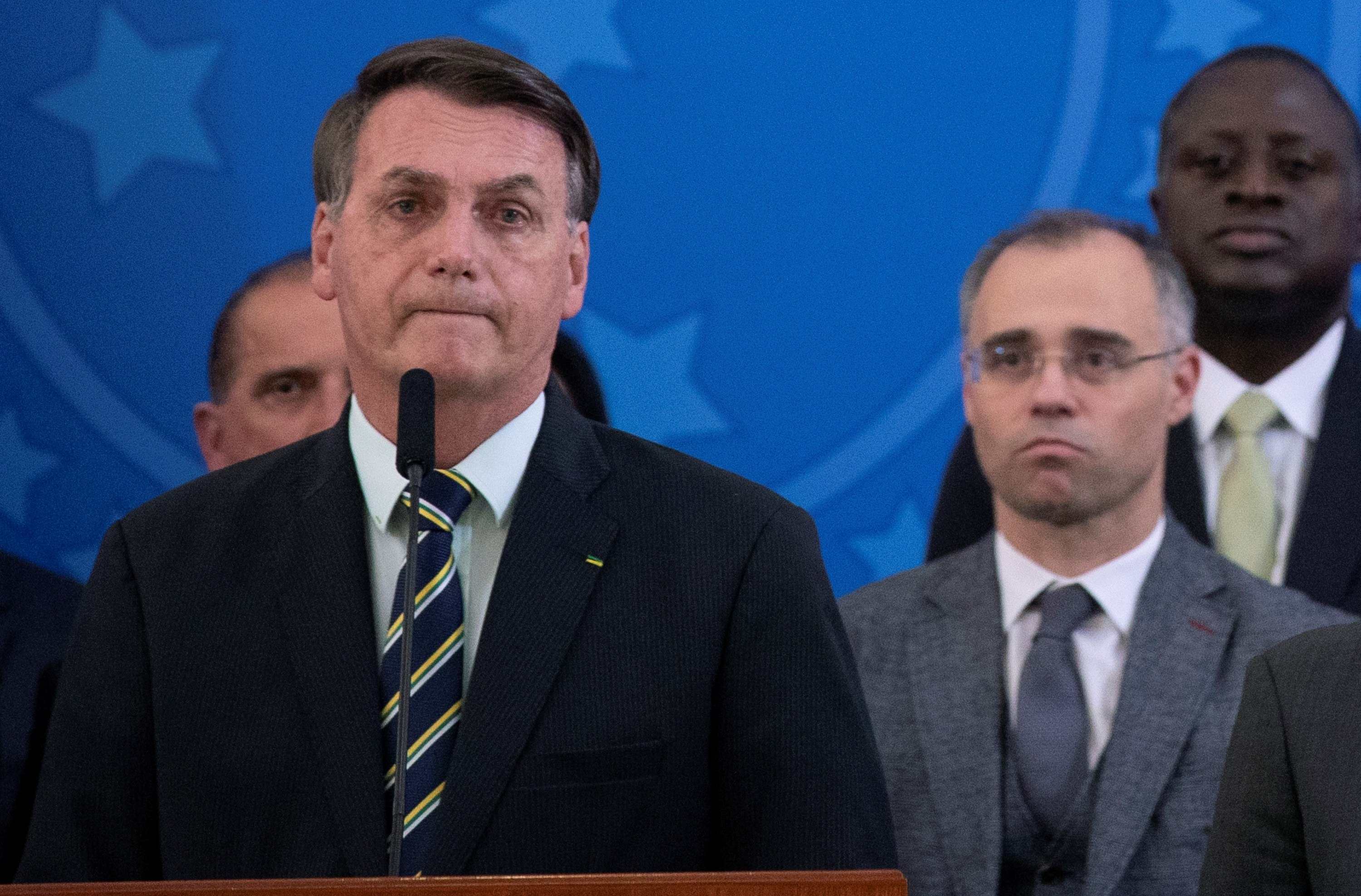 Bolsonaro nombra un abogado como ministro de Justicia y a un amigo en ...