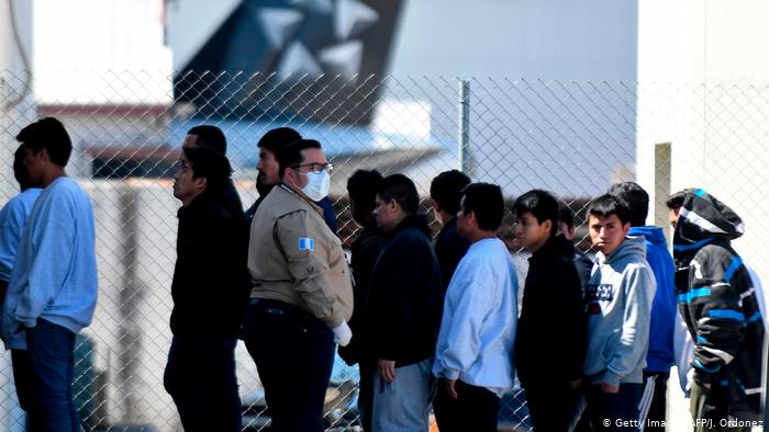 Guatemaltecos son deportados desde EE. UU. Conamigua ha intentado atenderlos aunque con limitaciones. (Foto Prensa Libre: Hemeroteca PL)