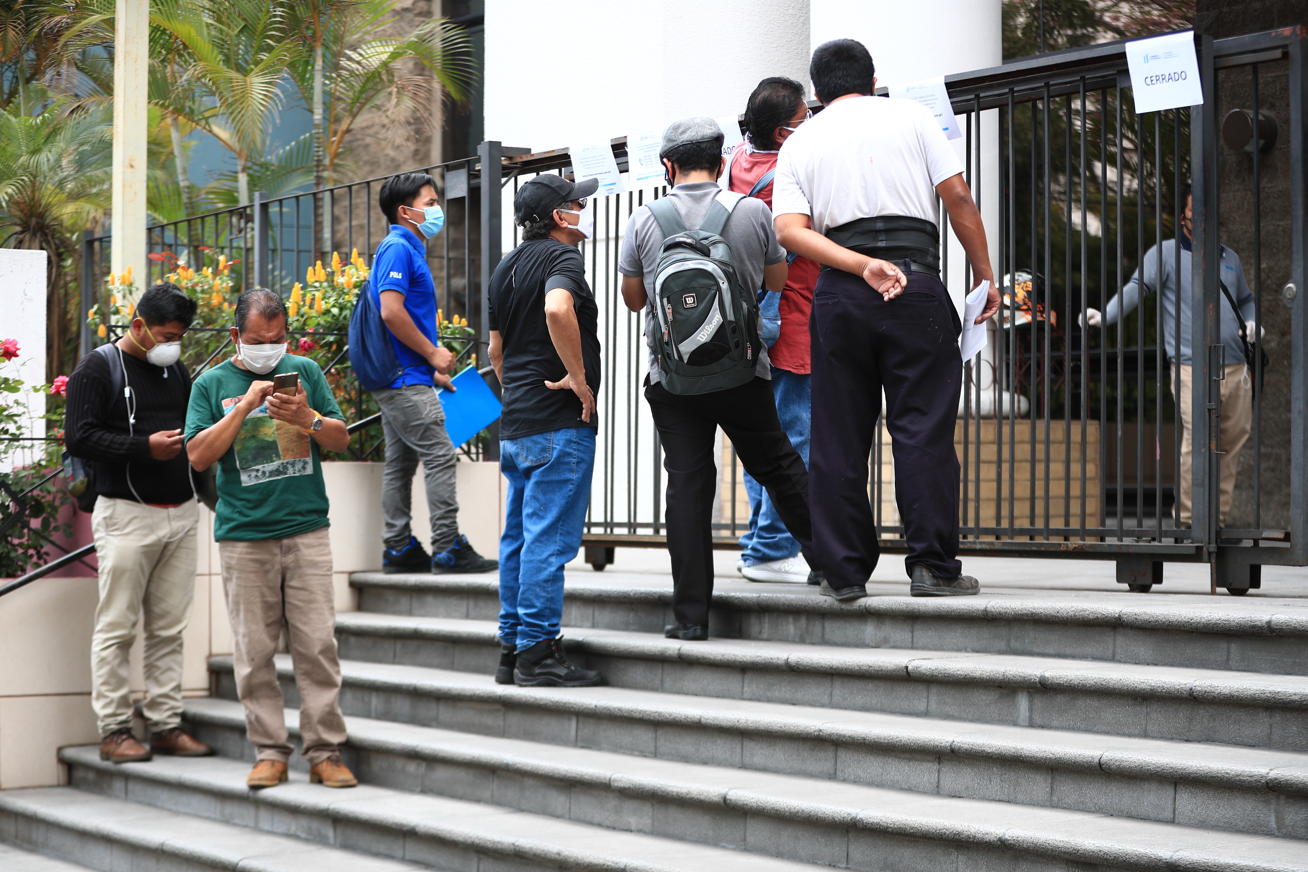 Mayor desempleo y el incremento de la pobreza impactarán a la región de América Latina en 2020 por el efecto del covid-19, según la Cepal, organismo que estimó un crecimiento negativo de la economía guatemalteca en 1.3%. (Foto Prensa Libre: Hemeroteca) 