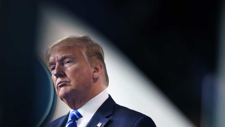 El presidente Donald Trump sigue en medio de las críticas, mientras los contagios siguen creciendo. (Foto Prensa Libre: AFP)