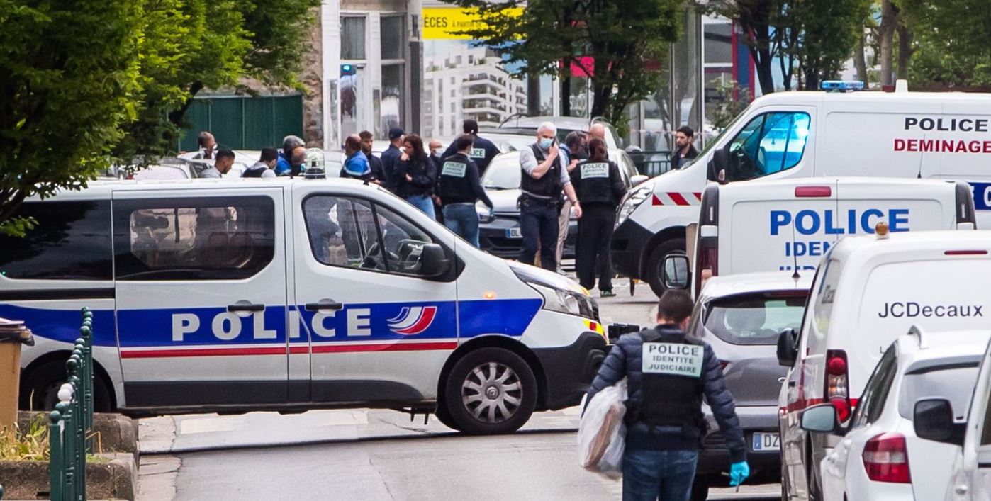 Autoridades francesas investigan el caso en el que tres policías fueron arrollados. (Foto Prensa Libre: Tomada de El País). 