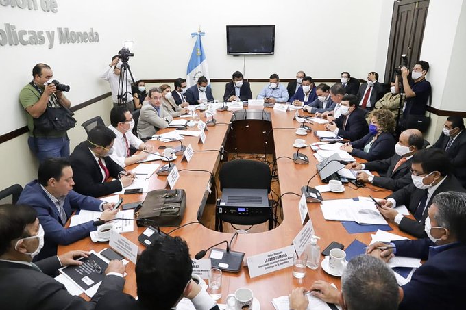 El martes la Comisión de Finanzas del Congreso conoció la ampliación presupuestaria, pero no llegaron a ningún acuerdo. (Foto Prensa Libre: Congreso)