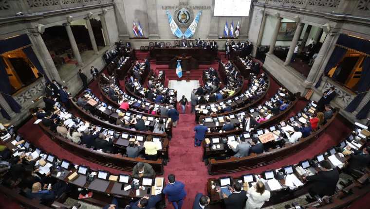 Bancadas de oposición y oficialismo apoyaron el paquete de ayuda a afectados por coronavirus. (Foto Prensa Libre: Congreso)