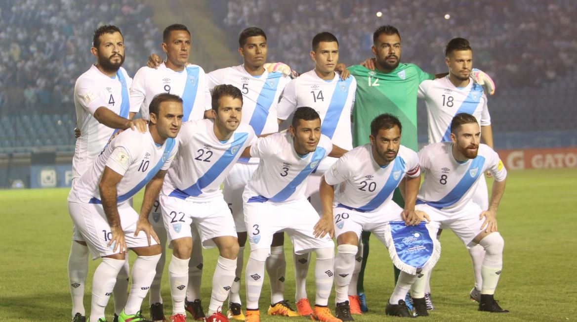 Este es el once de Guatemala que venció a Estados Unidos. (Foto Prensa Libre: Hemeroteca PL)