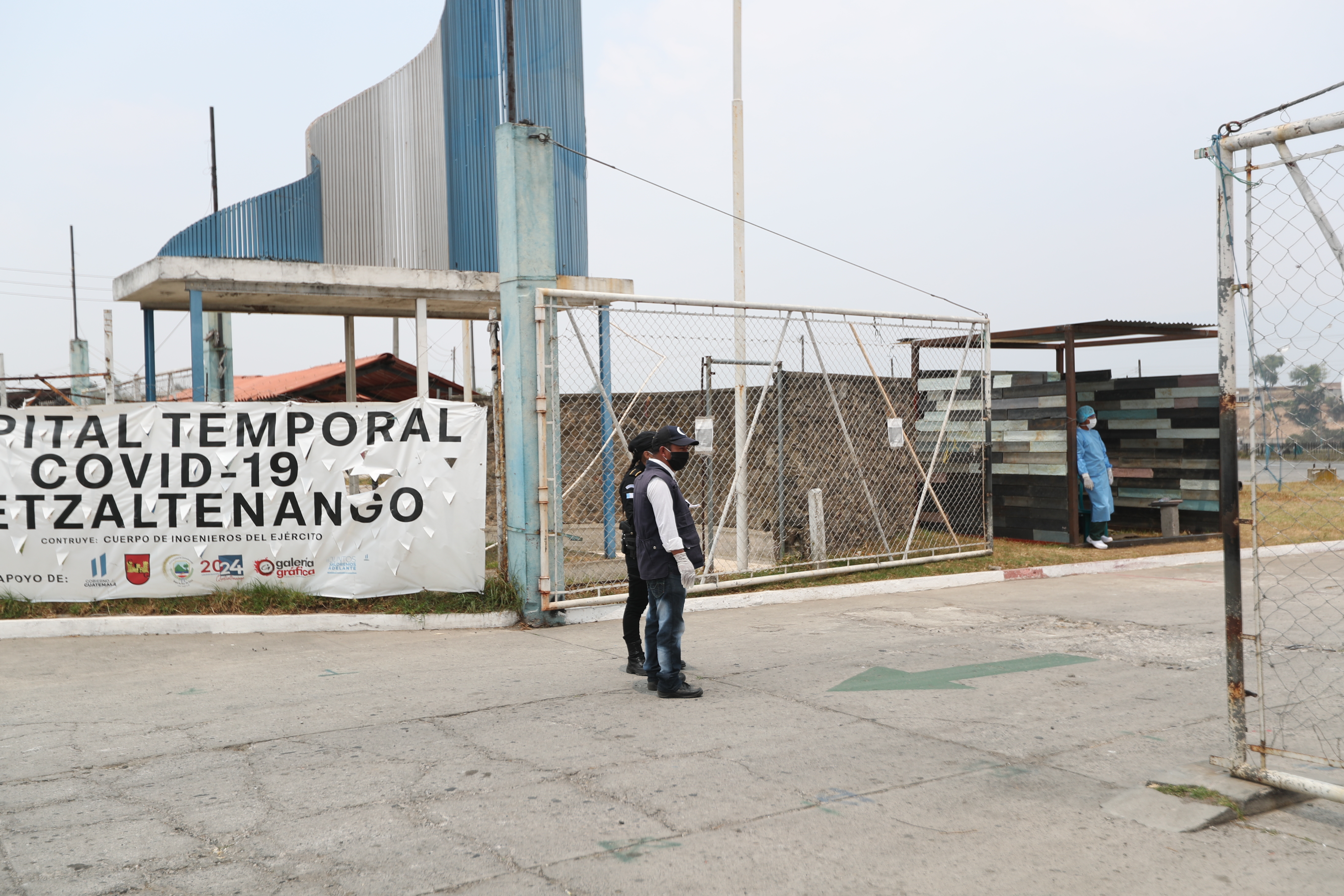 El hospital temporal para pacientes con coronavirus necesita médicos internistas. (Foto Prensa Libre: María Longo) 