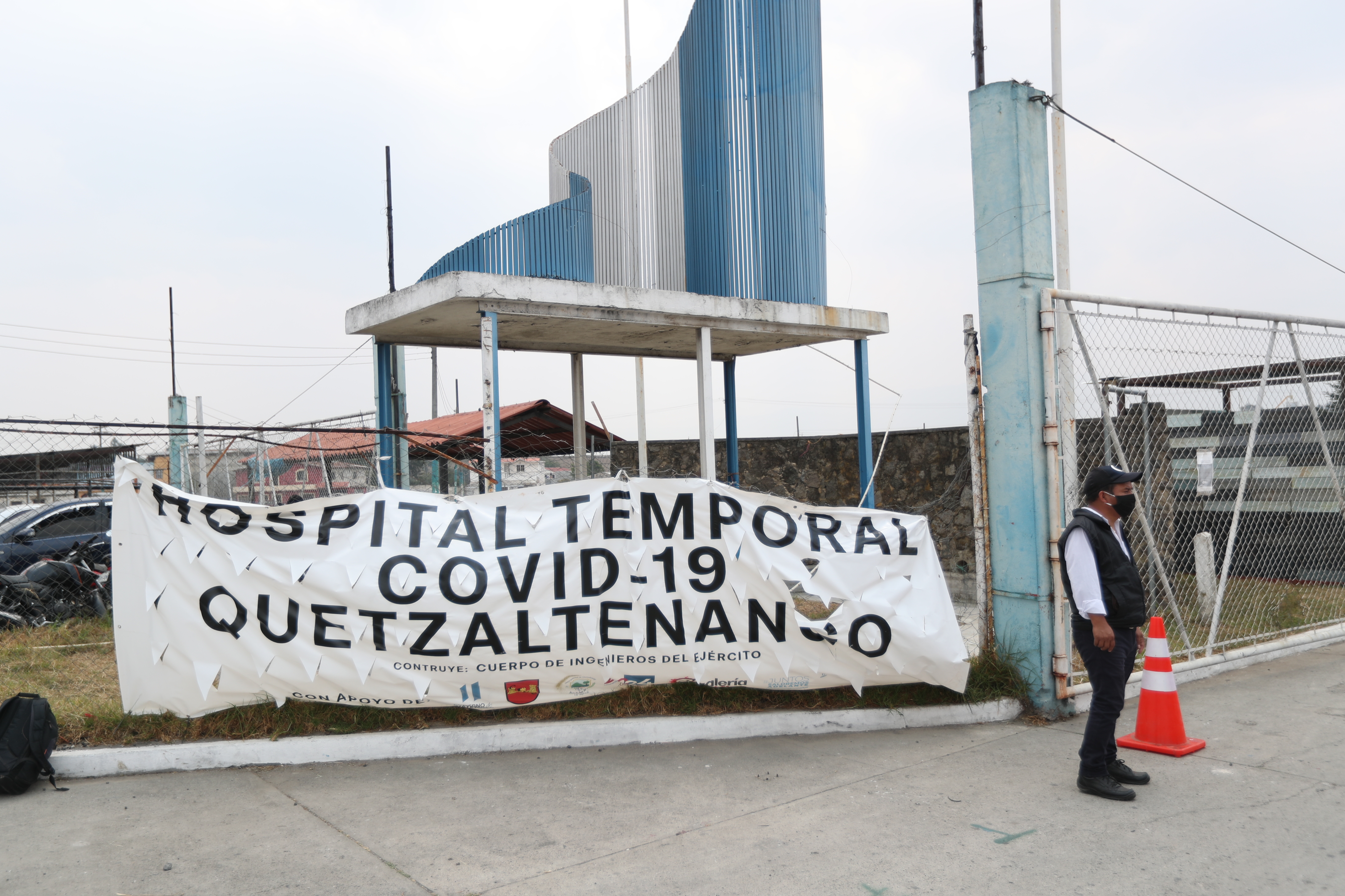 El Hospital Temporal Covid-19 Quetzaltenango funciona desde el 15 de abril y se desconoce la cifra de sus pacientes. (Foto Prensa Libre: María Longo) 