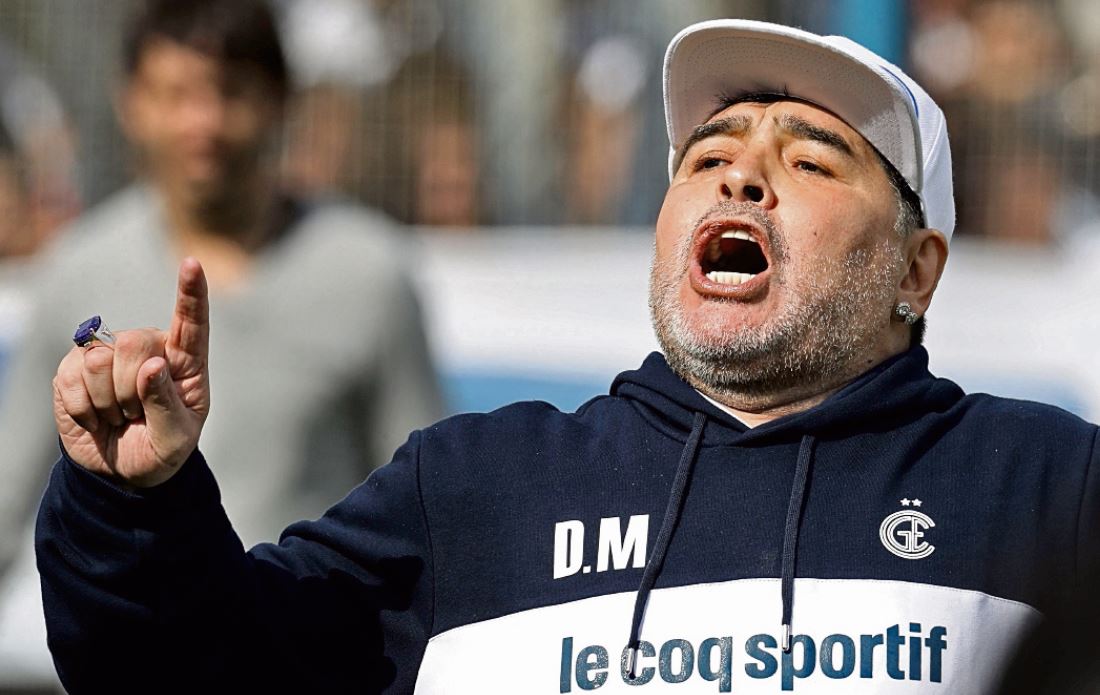 Diego Maradona es el técnico de Gimnasia y Esgrima La Plata. (Foto Prensa Libre: Hemeroteca PL)