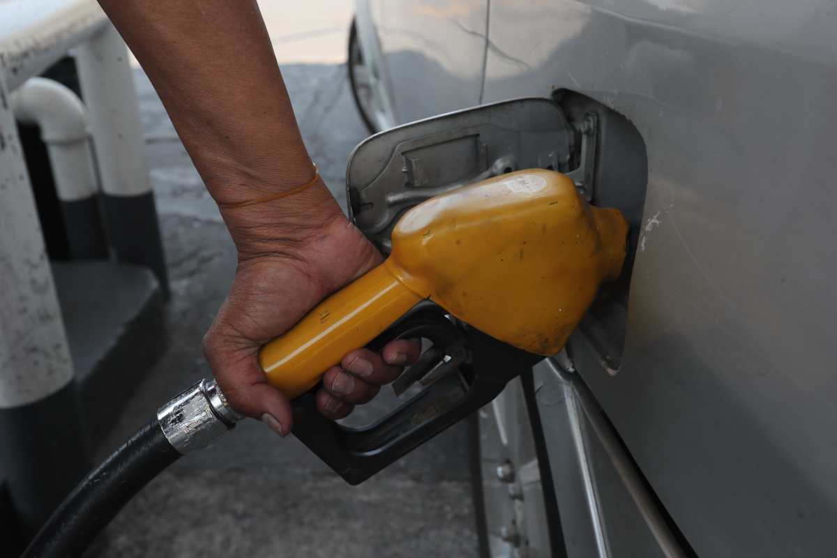 Coronavirus: ¿Por qué el descalabro del petróleo no necesariamente provocará una baja en el precio de las gasolinas?