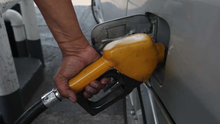 El precio del petróleo intermedio de Texas (WTI) de referencia para Guatemala- cerró este jueves 18 de junio en US$38.84 el barril y viene con una tendencia alcista en las últimas semanas. (Foto Prensa Libre: Hemeroteca) 