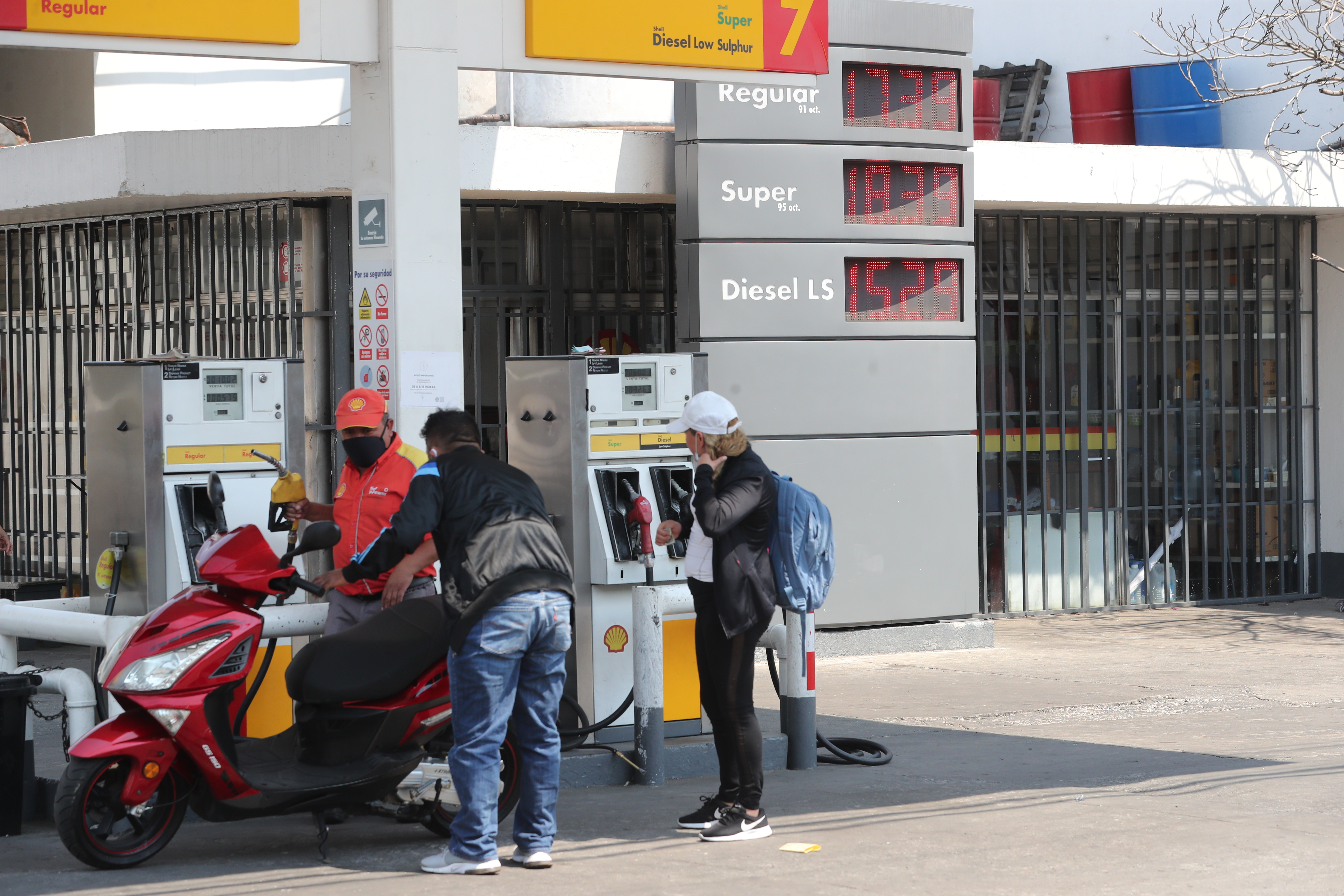 La factura petrolera hasta agosto registró un ahorro de hasta U$900 millones. Ese dinero se utilizó para gastos básicos durante la pandemia, como comida, internet y medicinas.