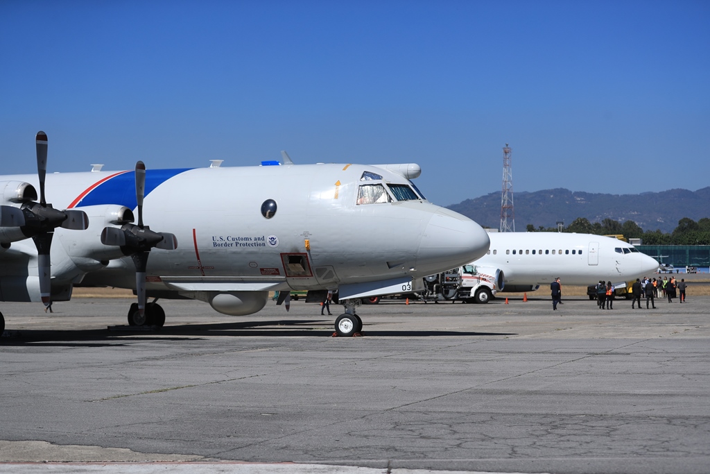 Durante la emergencia del coronavirus Estados Unidos ha mantenido el vuelo de deportados a Guatemala. (Foto Prensa Libre: Hemeroteca PL)
