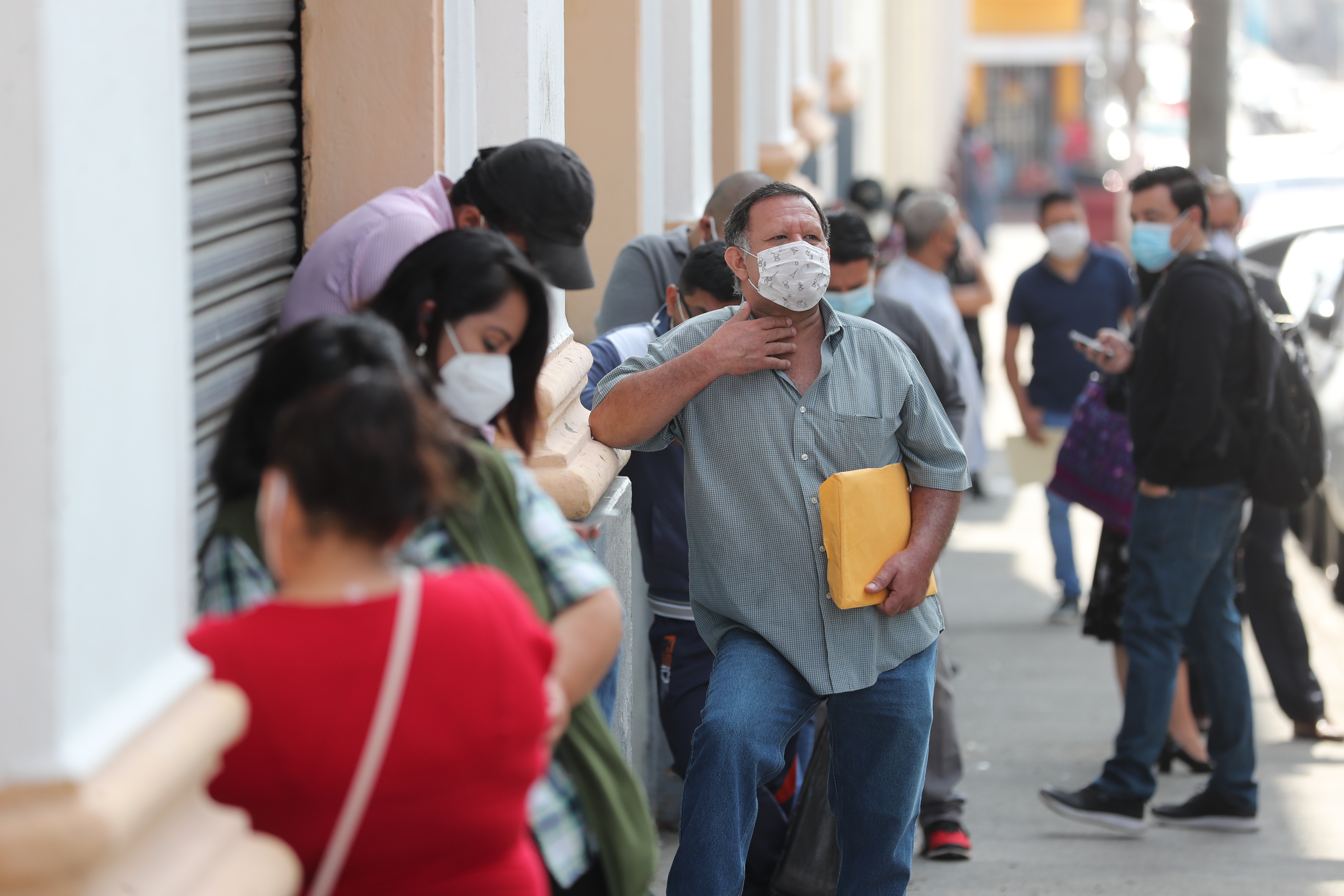 La agencias bancarias tuvieron más demanda de parte de los usuarios para servicios en modalidad digital pero también presencial durante el 2020. (Foto, Prensa Libre: Hemeroteca PL).