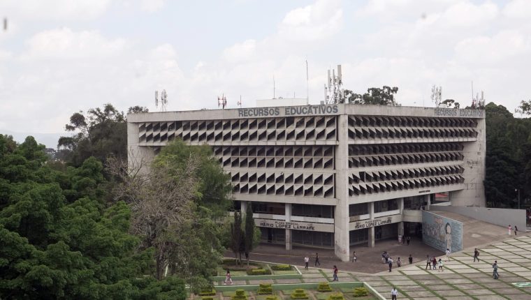 Estudiantes, docentes y personal deben continuar en cuarentena. (Foto: Hemeroteca PL)