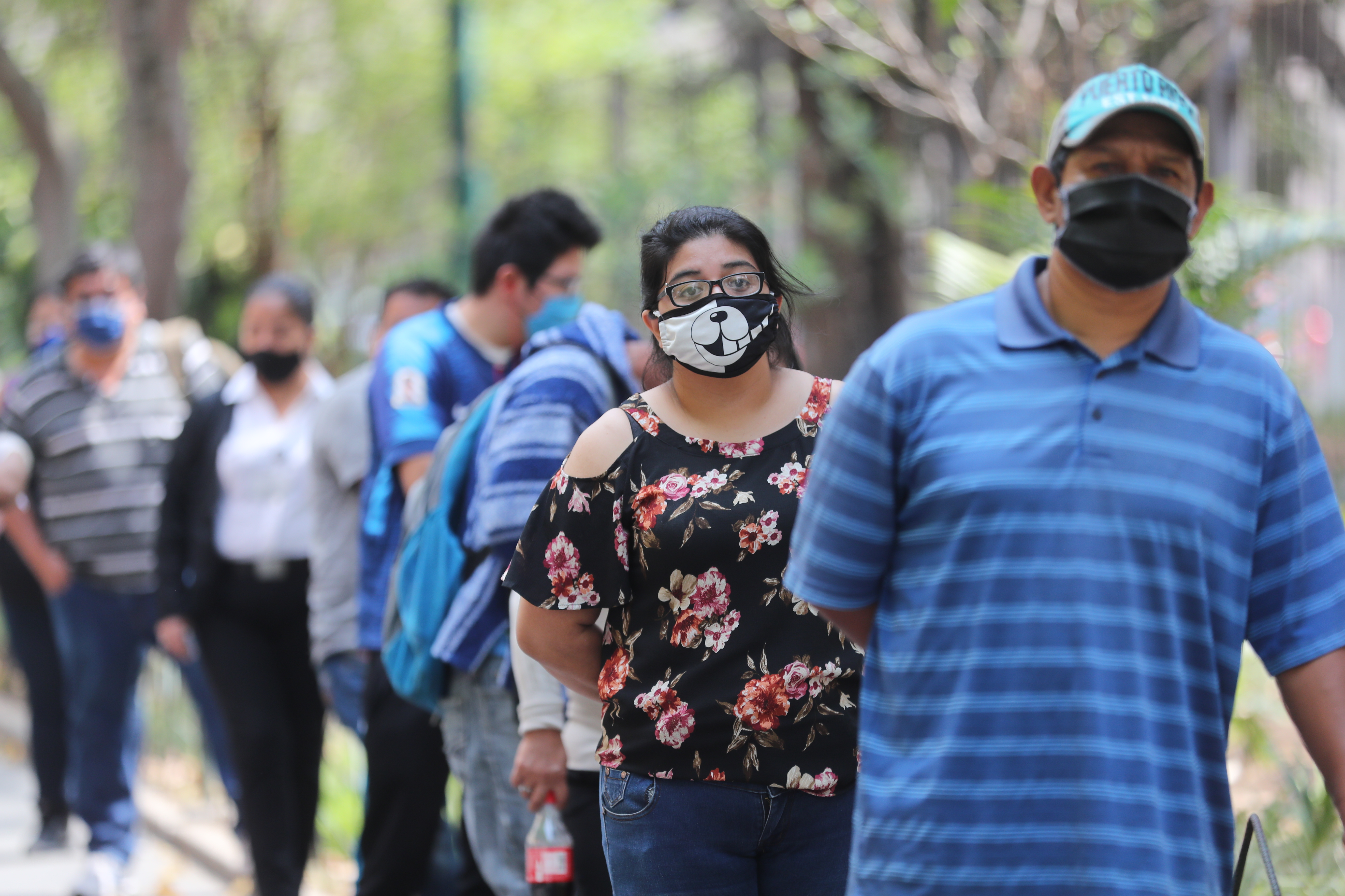 Guatemaltecos usan mascarilla obligatoriamente para prevenir contagios de coronavirus. (Foto Prensa Libre: Erick Avila)