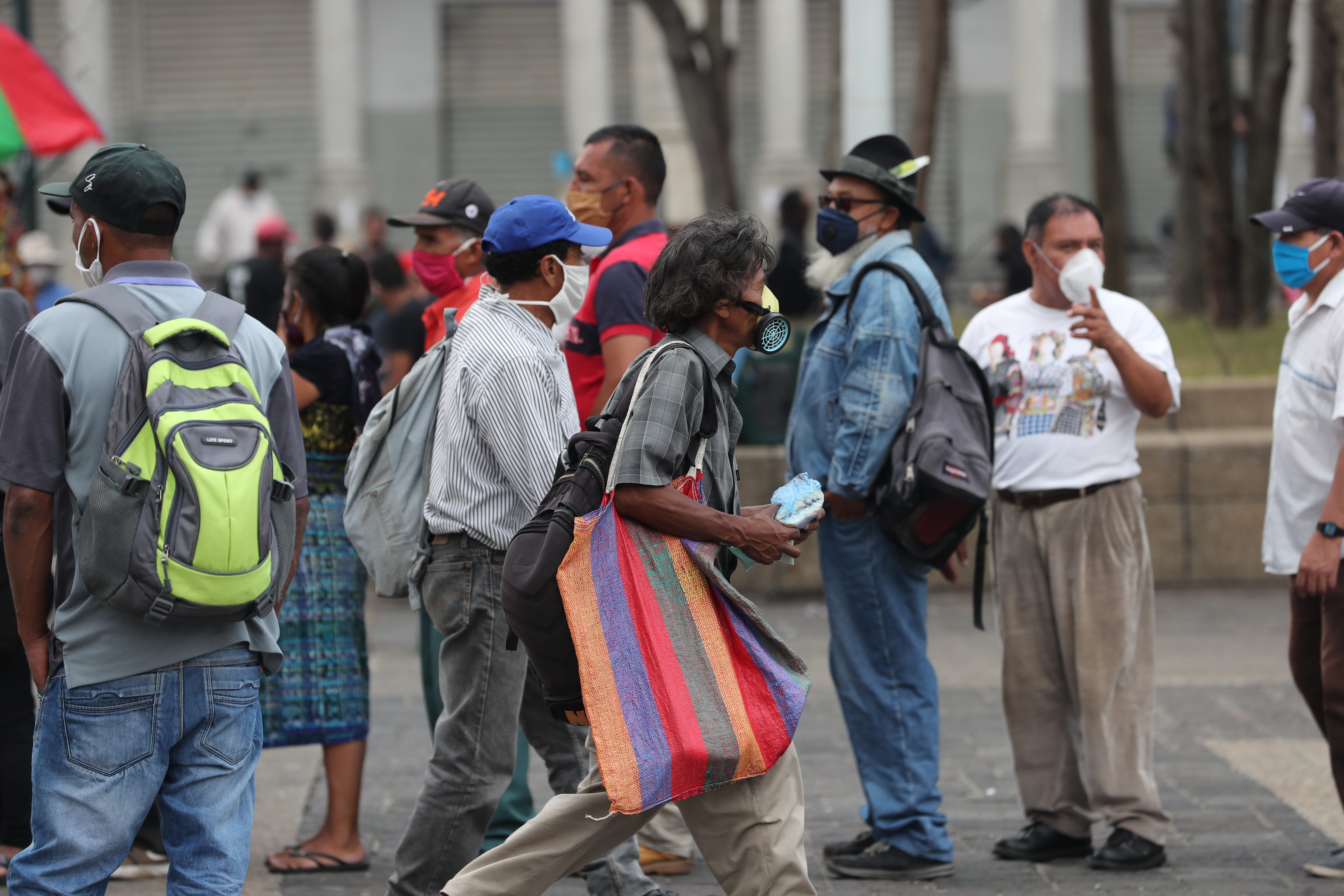 Quienes subsisten de la economía informal son miles, y necesitan ayuda urgente. (Foto Prensa Libre: Hemeroteca PL)