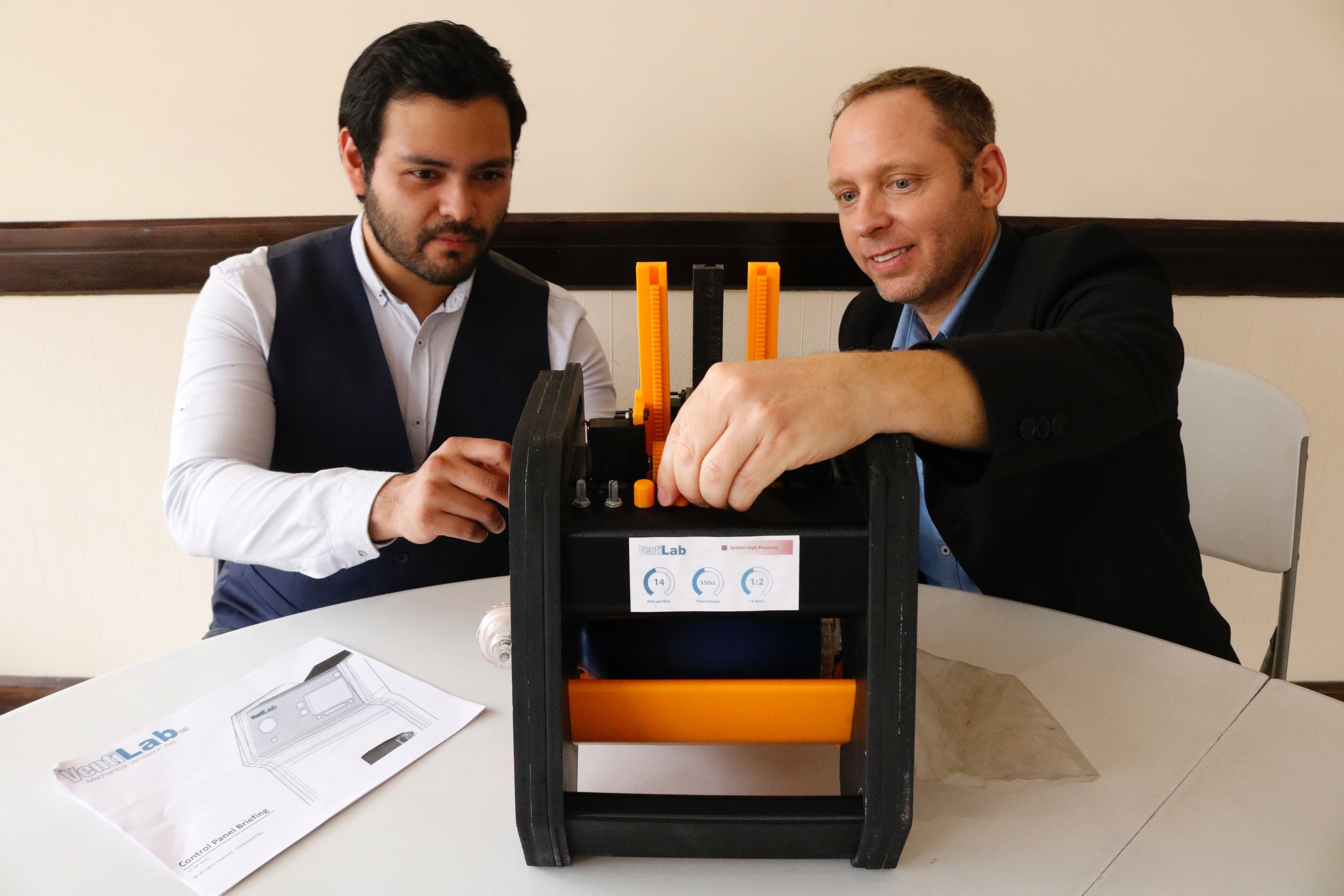 Emprendedores de Israel y Guatemala diseñaron un respirador para hacer frente al covid19. Fotografia: Prensa Libre (Fernando Cabrera).