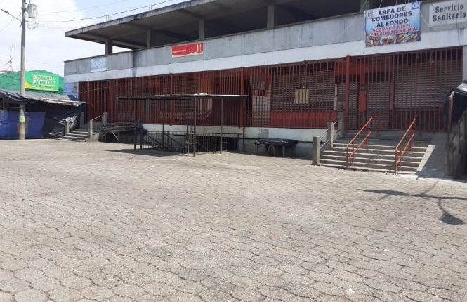 Varias calles de Patzún, Chimaltenango, permanecen desoladas por los casos de coronavirus detectados. (Foto Prensa Libre: Víctor Chamalé).