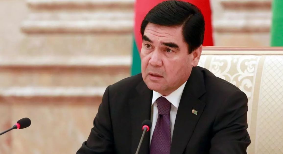 El presidente de Turkmenistán, Gurbanguly Berdimuhamedow, durante una conferencia de prensa en Asjabad. (Foto Prensa Libre:  © Tatyana Zenkovich/ EFE)