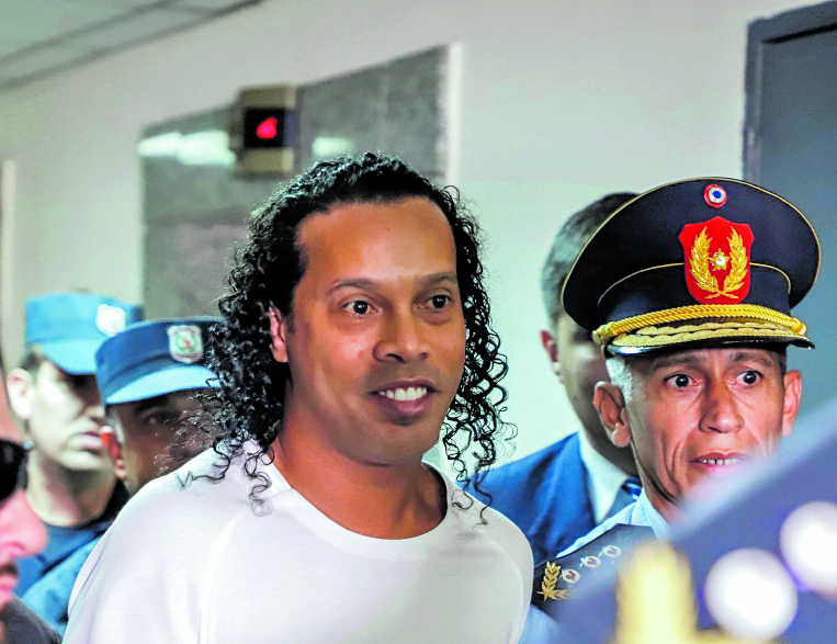 Ronaldinho está por cumplir un mes en prisión, en Paraguay. (Foto Prensa Libre: Hemeroteca PL)