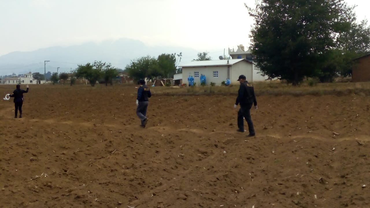 Las autoridades llegaron a la comunidad de Olintepeque para seguir con las investigaciones. (Foto Prensa Libre: Cortesía)