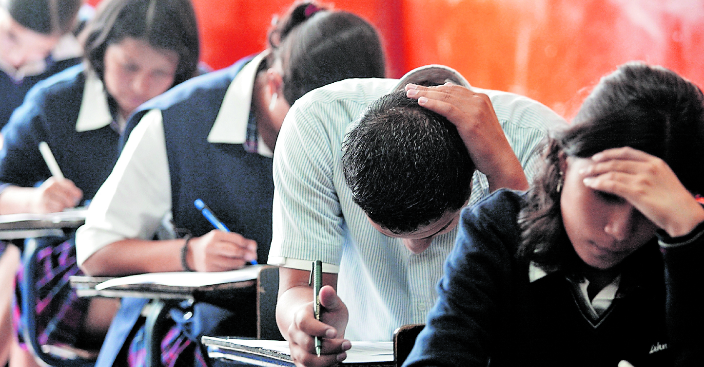 Los estudiantes de colegios privados serán sometidos a una evaluación diagnósitica cuando se reanuden las clases. (Foto Prensa Libre: Hemeroteca PL)