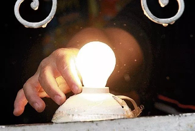 Cambios en el monto para cobrar por el servicio de distribución de energía deberán ser notificados en los próximos días. (Foto Prensa Libre: Estuardo Paredes)