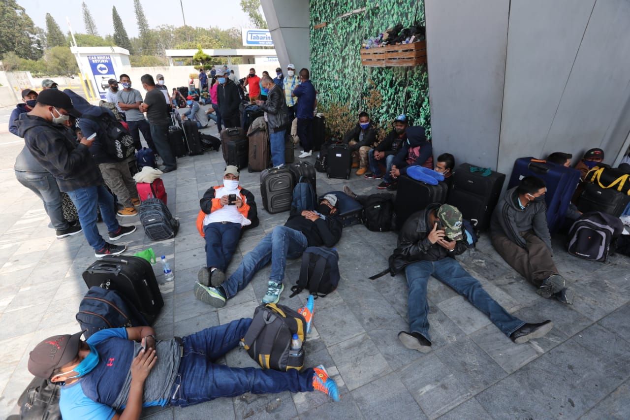 Guatemaltecos viajan a Canadá como parte de convenios de trabajo temporal. (Foto Prensa Libre: Érick Ávila)