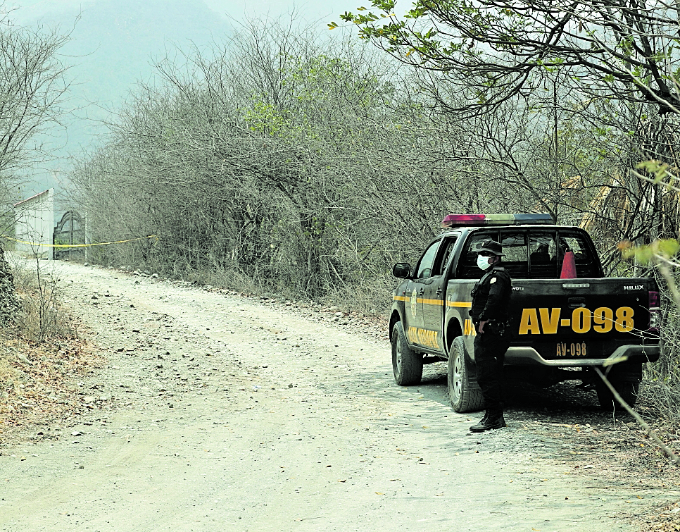Autoridades colocaron un cordón sanitario por casos de coronavirus en la aldea Ixcanal, San Agustín Acasaguastlán, El Progreso. (Foto Prensa Libre: Hemeroteca PL)





Fotografía  Esbin Garcia 18-04-2020