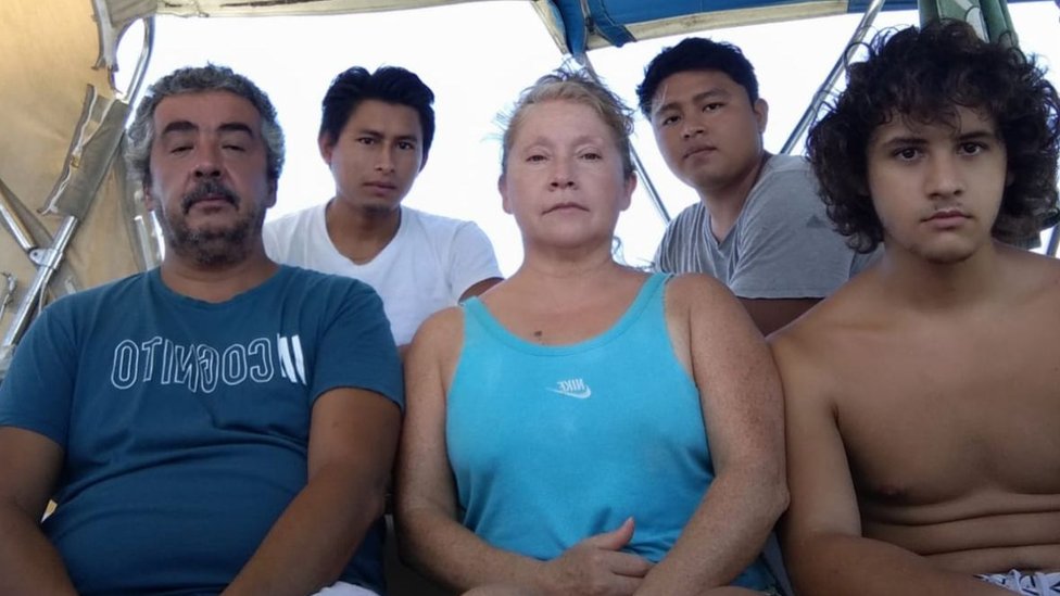 Marcelo Escalante junto a su esposa, su hijo de 21 años y dos jóvenes guatemaltecos que iban a trabajar con él.