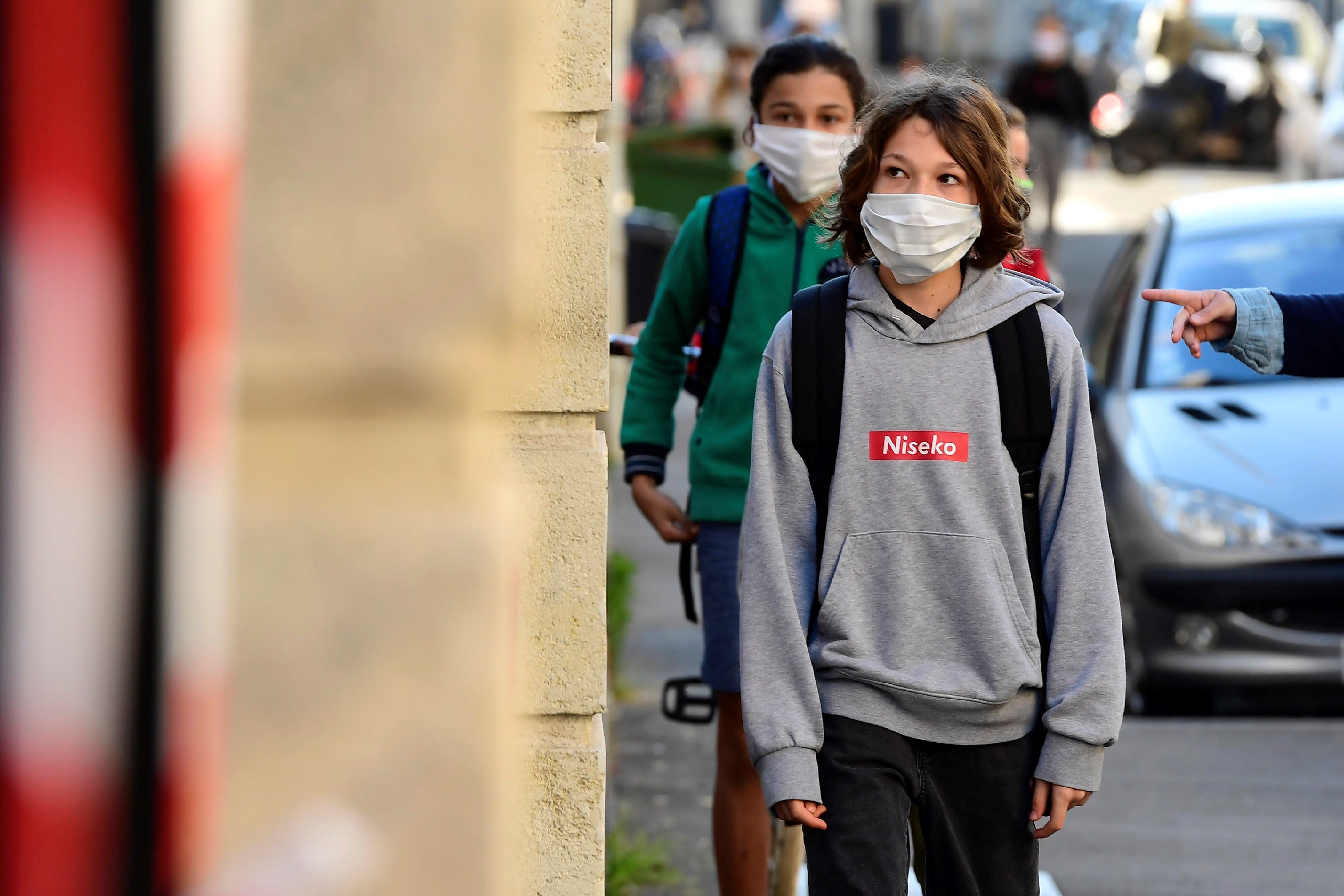 Los estudiantes de zonas francesas con menos contagios de covid-19 no serán obligados a usar mascarilla. (Foto Prensa Libre: HemerotecaPL)