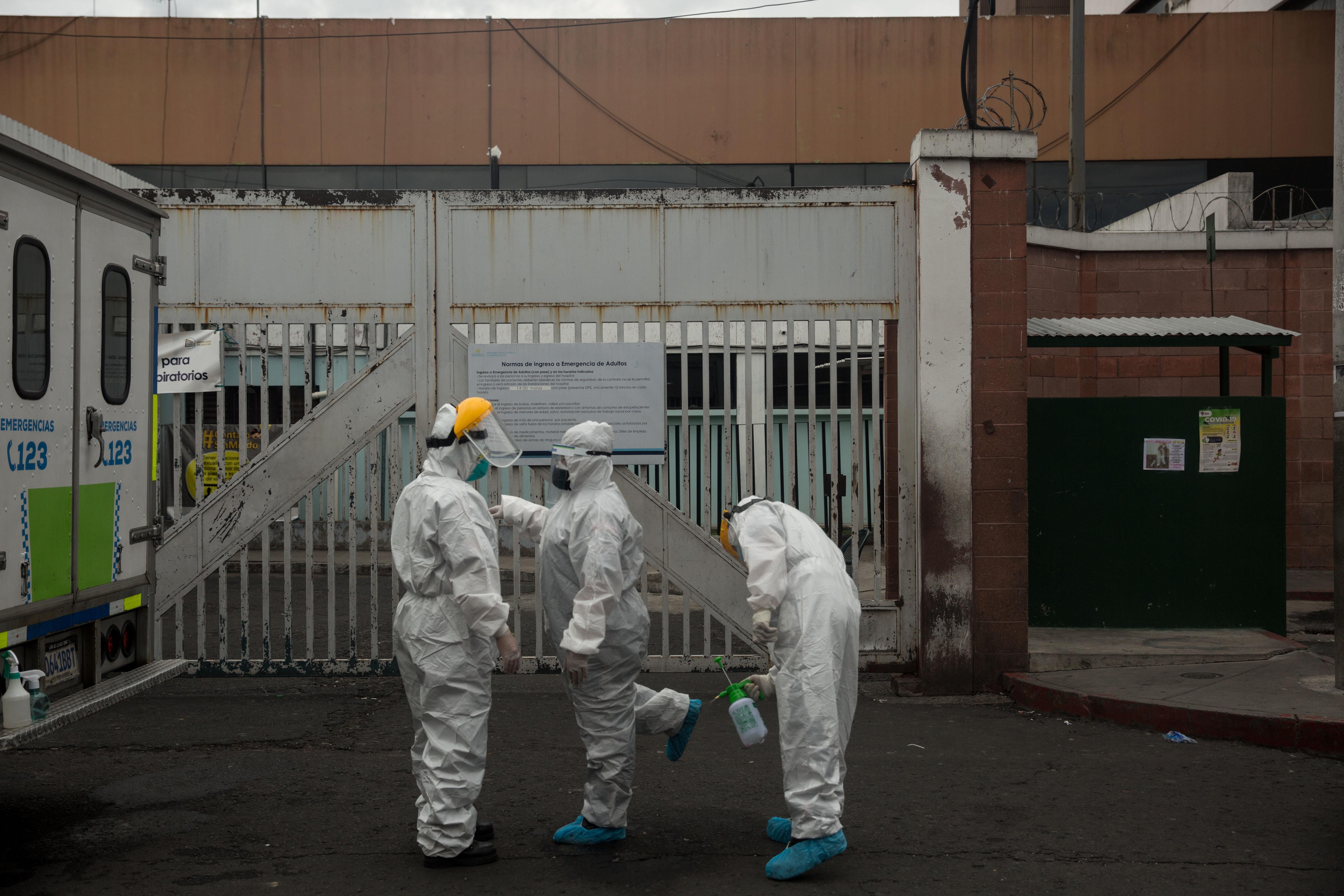 El hospital San Juan de Dios está al límite en atención a pacientes con covid-19, según la PDH.(Prensa Libre: Hemeroteca PL)