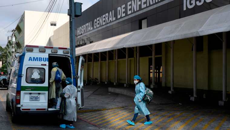 Comisión contra el Coronavirus analiza acciones para que hospitales puedan evitar el hacinamiento y mejorar la atención a pacientes. (Foto Prensa Libre: Hemeroteca PL)