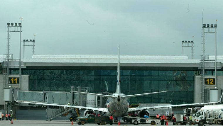 Aeronáutica asegura que todas las compañías aéreas continuarán. (Foto Prensa Libre: Hemeroteca PL)