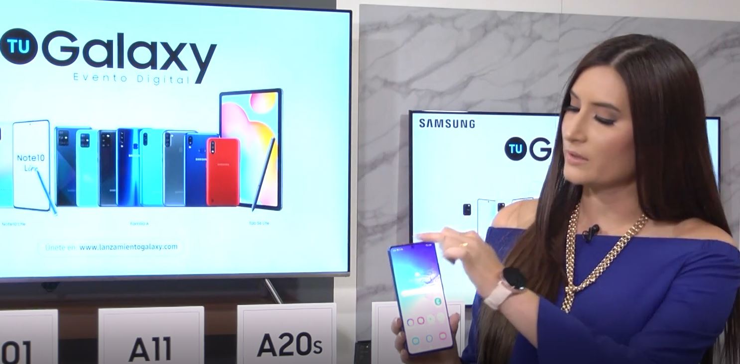 Andrea González presentó los nuevos modelos de Samsung de la serie Galaxy. (Foto Prensa Libre: cortesía Samsung)