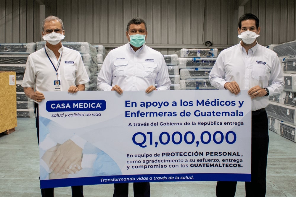 Casa Médica contribuye con la lucha del covid-19 con la donación de equipo de protección para médicos y enfermeras. (Foto Prensa Libre: cortesía Casa Médica)