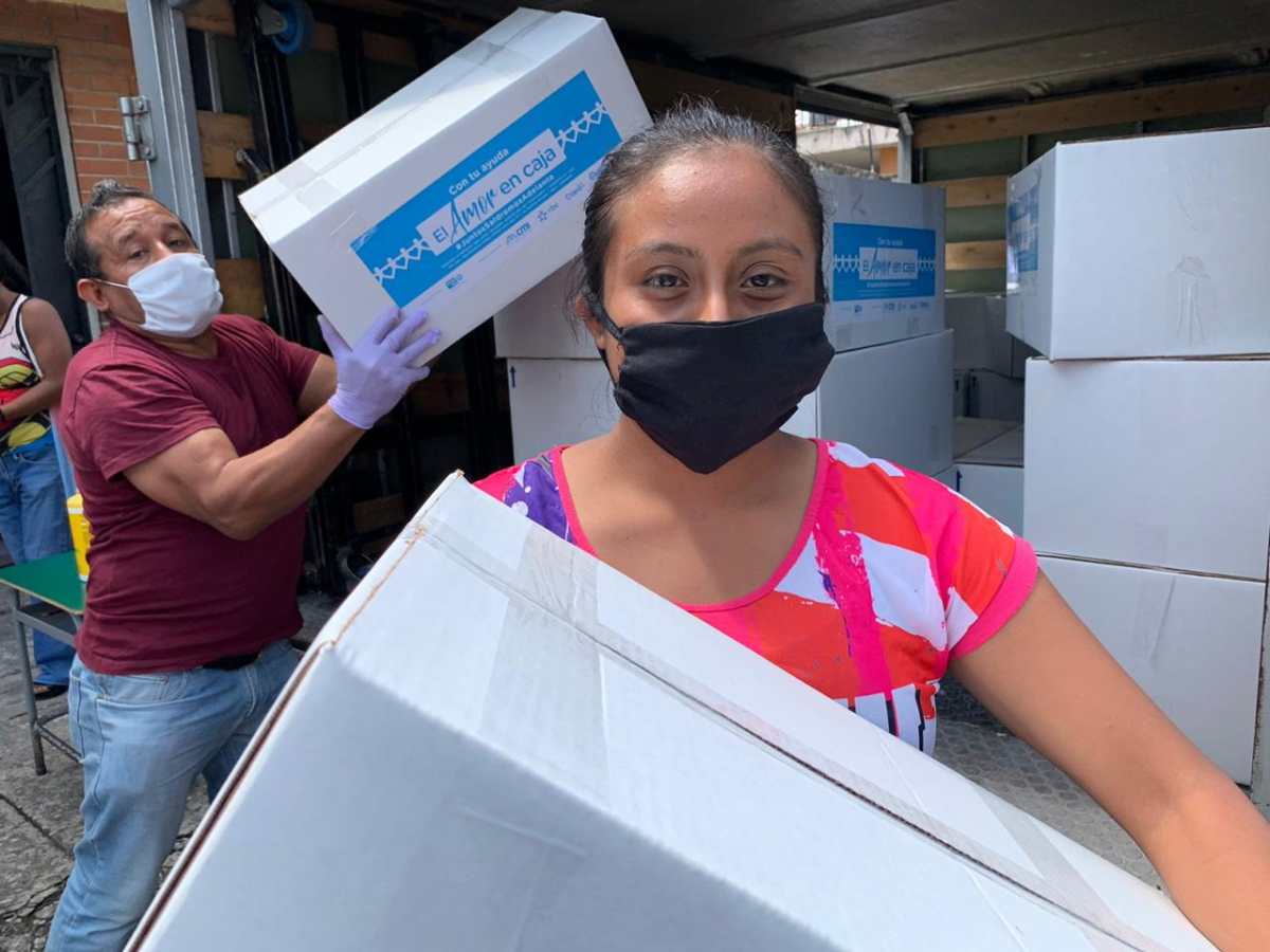 Multi Inversiones comienza la entrega de cajas de alimentos a familias guatemaltecas afectadas por el coronavirus
