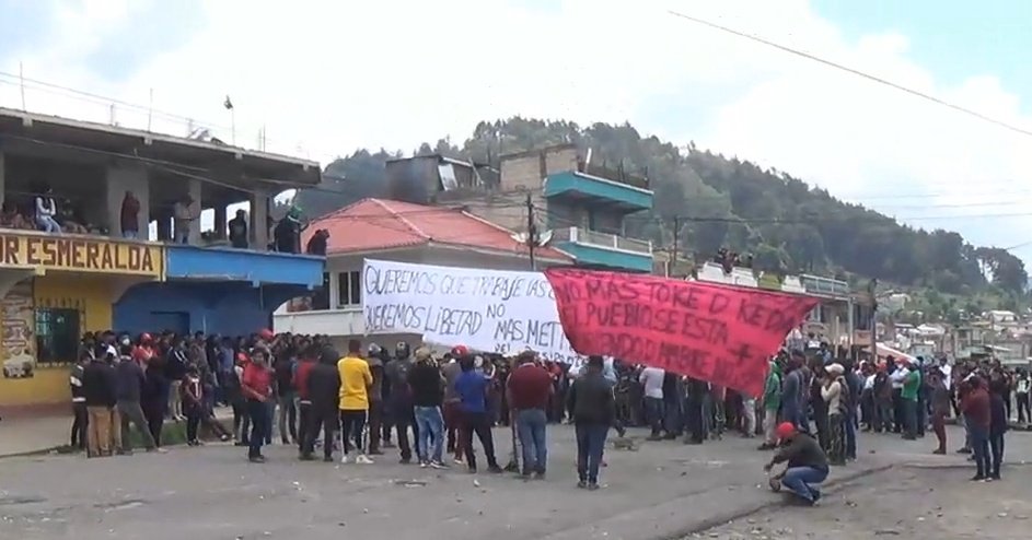 Pos segundo día consecutivo población del municipio San Francisco El Alto manifiestan contra restricciones y toque de queda. (Foto, Prensa Libre: RBCNoticias).