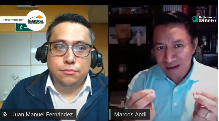 Juan Manuel Fernández, editor de Mundo Económico y Hablemos de Dinero junto a Marcos Antil, empresario migrante guatemalteco. (Foto Prensa Libre: Hablemos de Dinero)