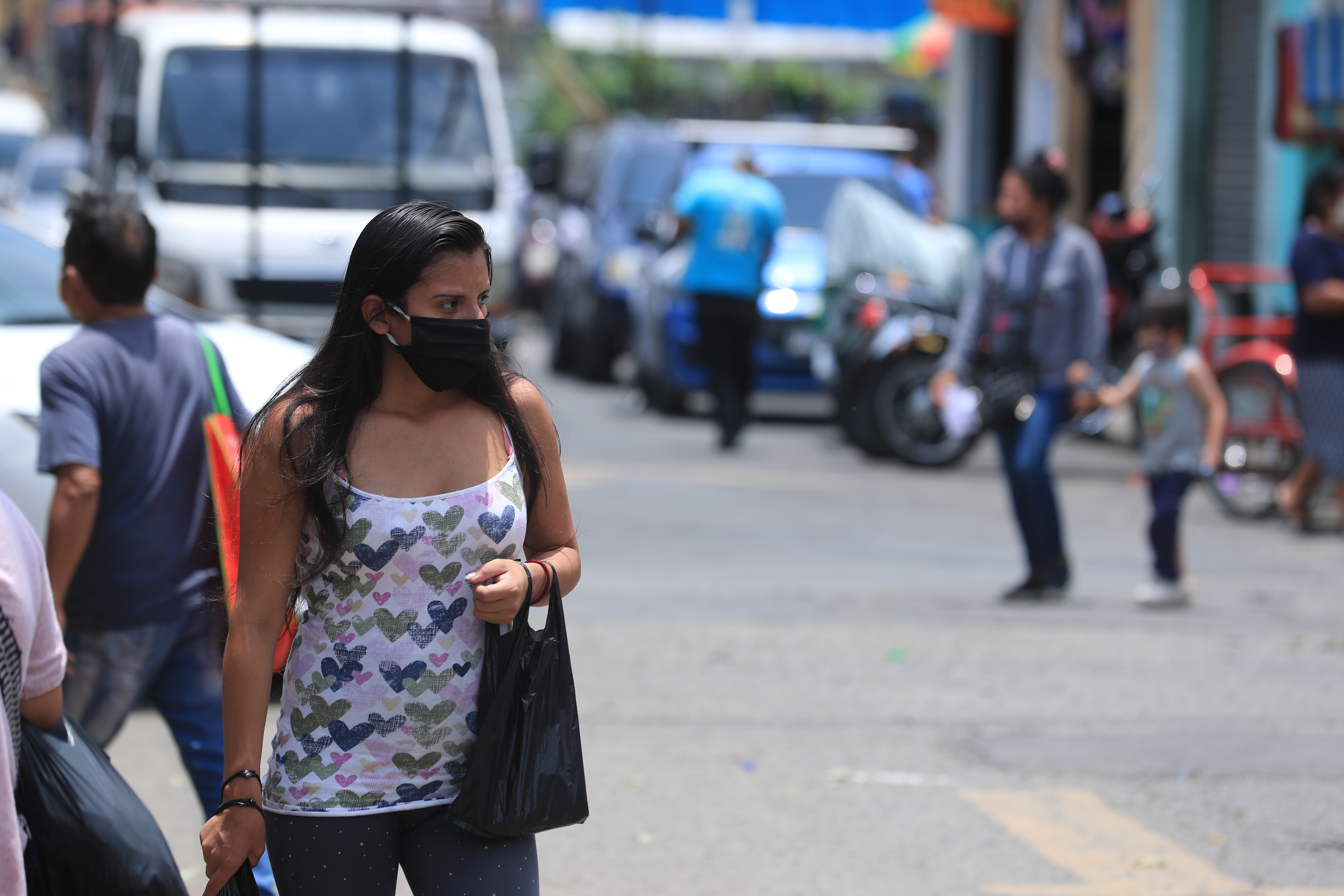 Autoridades han identificado que los mercados no cumplen con las buenas prácticas para evitar los  contagios de coronavirus. (Foto Prensa Libre: Hemeroteca PL)