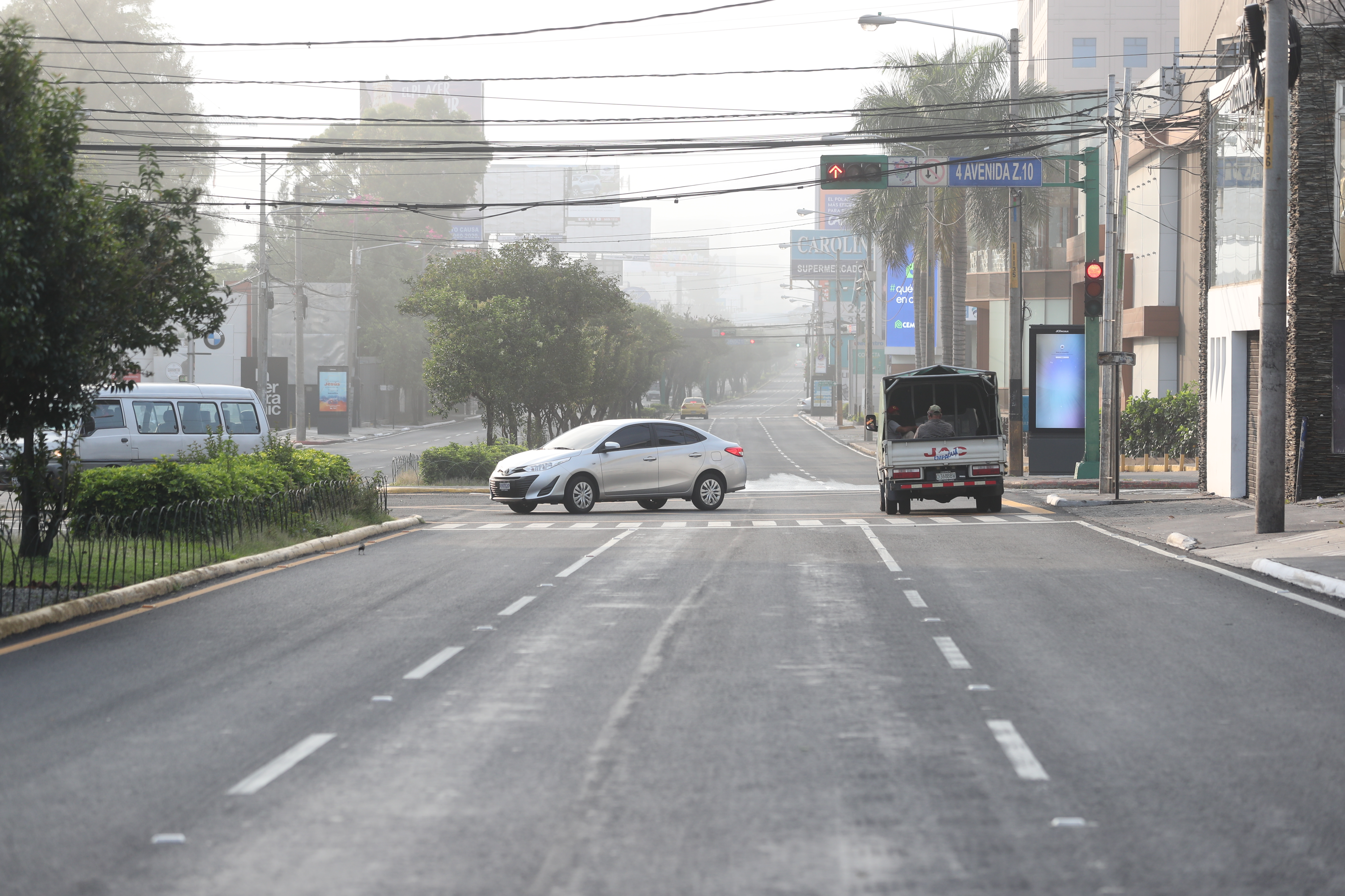 Las empresas aseguradoras reportan una menor siniestralidad en el segmento de vehículos particulares explicado por una menor circulación por el toque de queda. (Foto Prensa Libre: Érick Ávila)