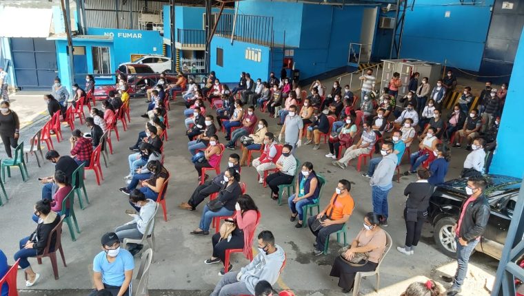 Expertos tienen reservas sobre el relajamiento de las medidas de confinamiento, pues esto prodría aumentar los contagios de coronavirus. (Foto: Hemeroteca PL)