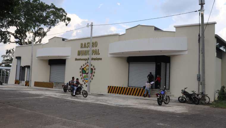 Remodelación del Rastro Municipal de Mazatenango concluyó en septiembre de 2019; sin embargo, a la fecha permanece sin ser habilitado. (Foto Prensa Libre: Marvin Túnchez)